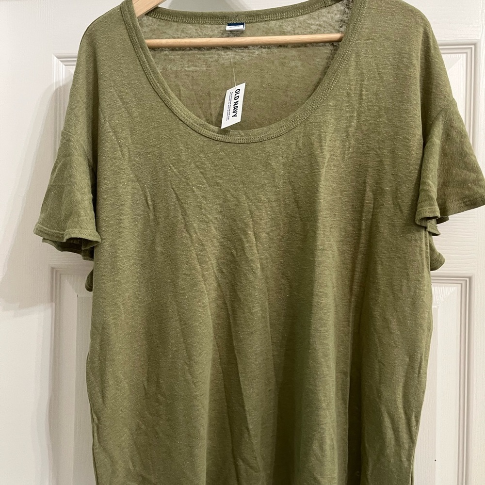 Old Navy - light green tee
